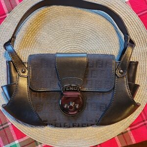 Fendi Elegant Black and Brown Shoulder Bag